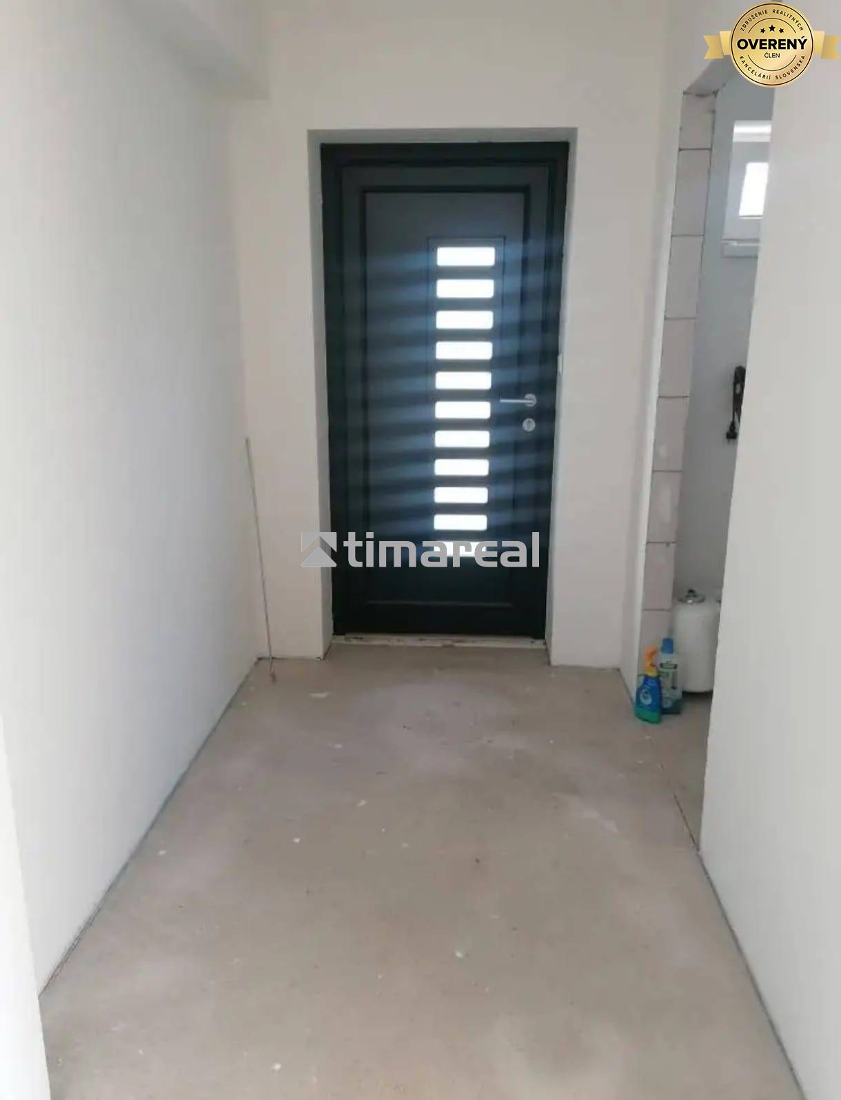 chodba vchod dvere.jpeg