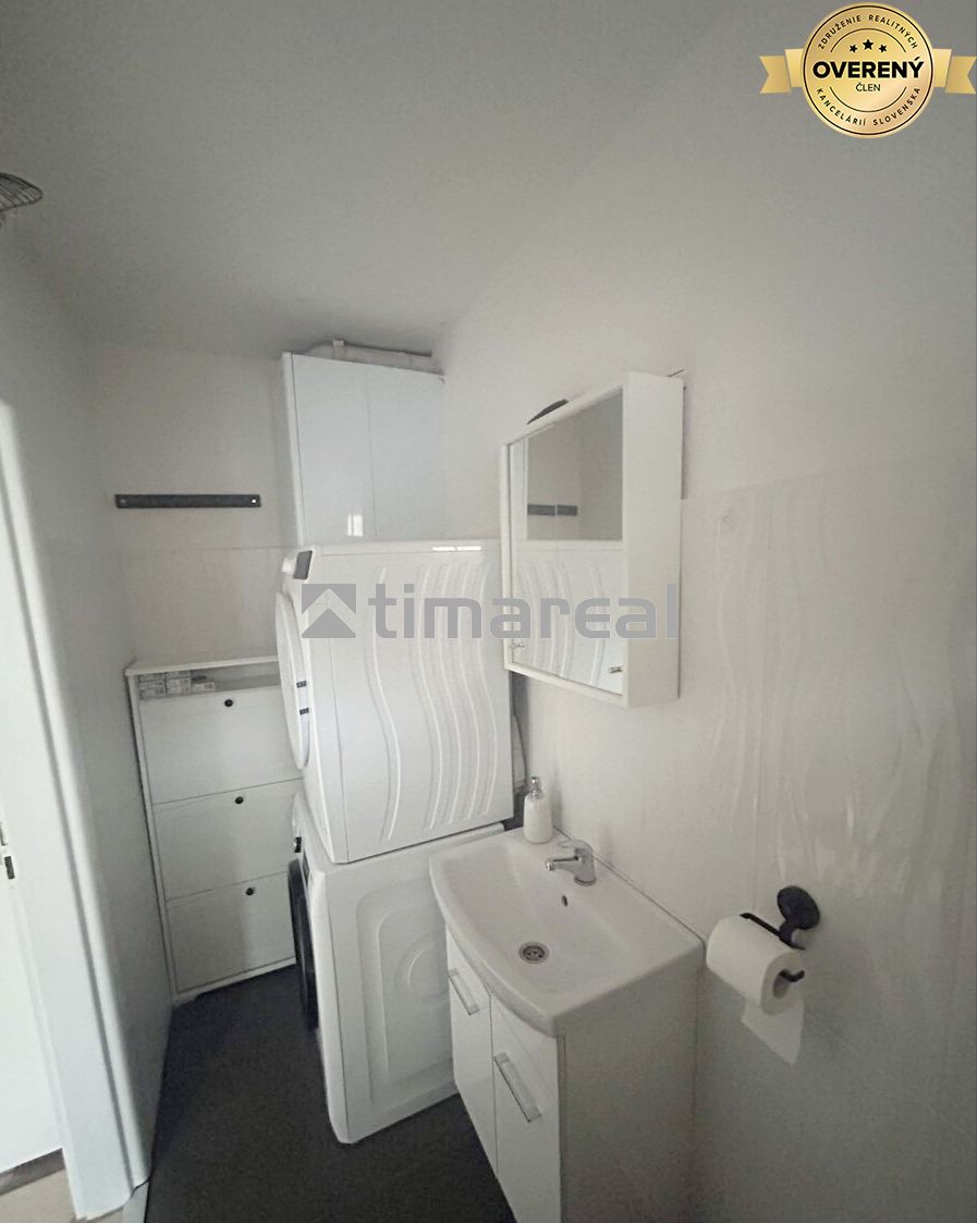 kupelna s wc.jpeg